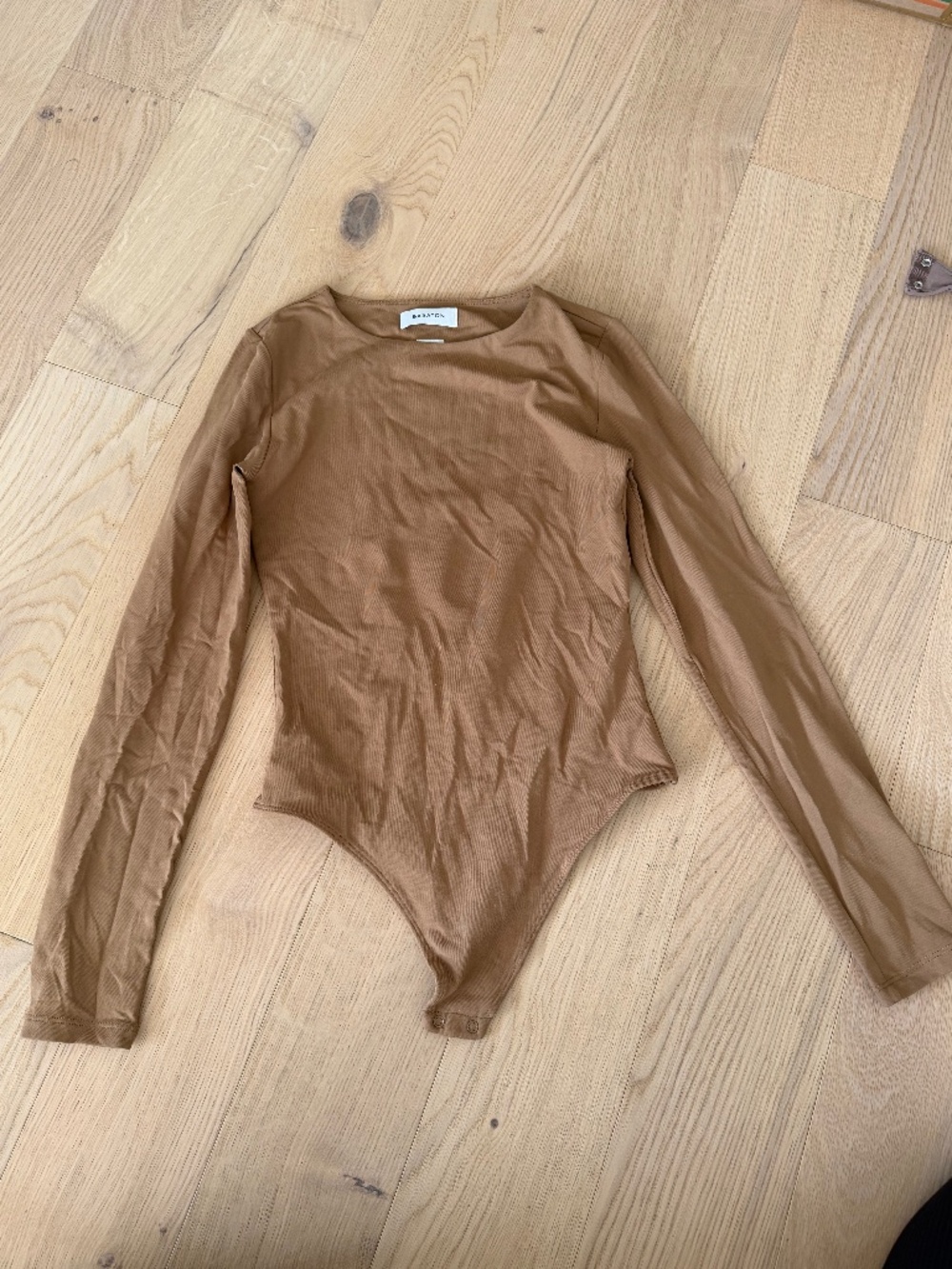 Aritzia Babaton Tan Longsleeve Bodysuit